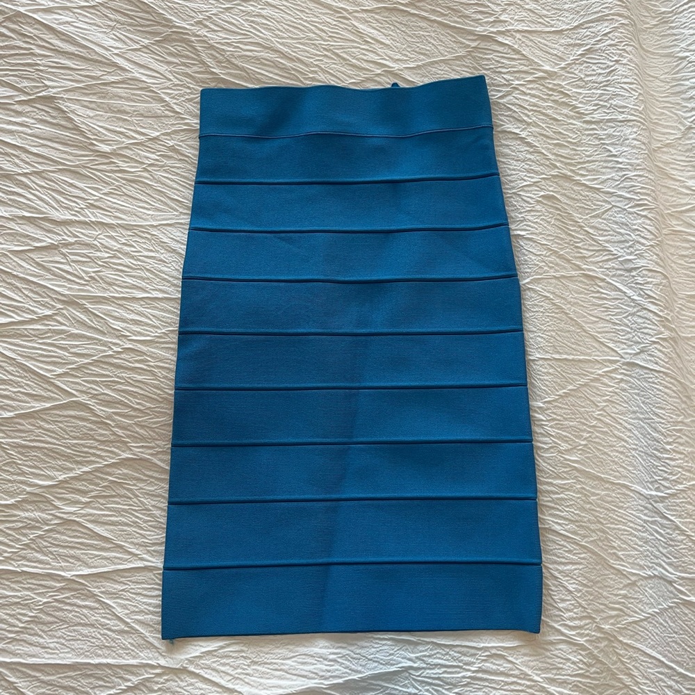 BCBG Power Skirt - Like NEW